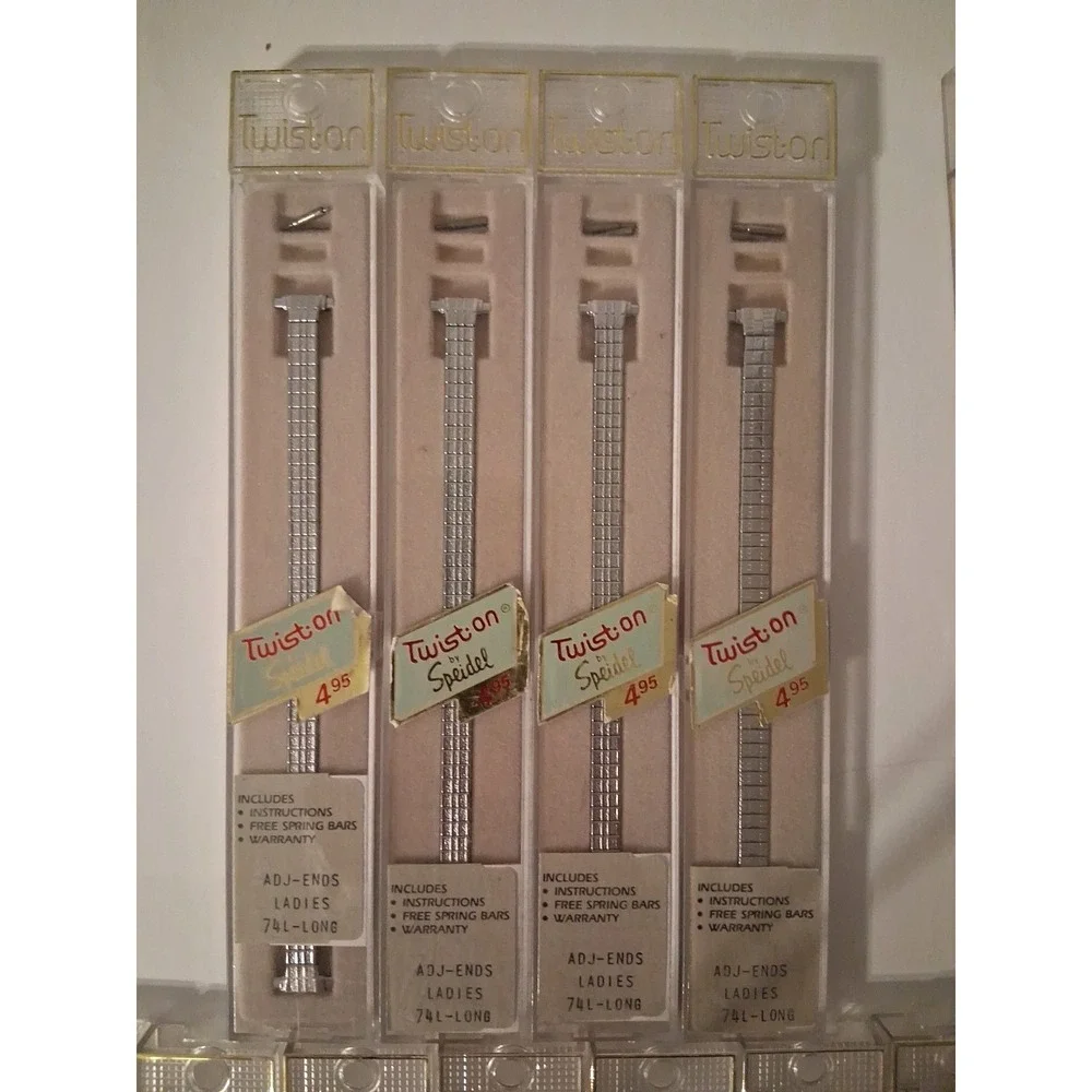 Lot of 21 Speidel Twiston Silvertone Wrist Watchbands Original Cases 2 are wider